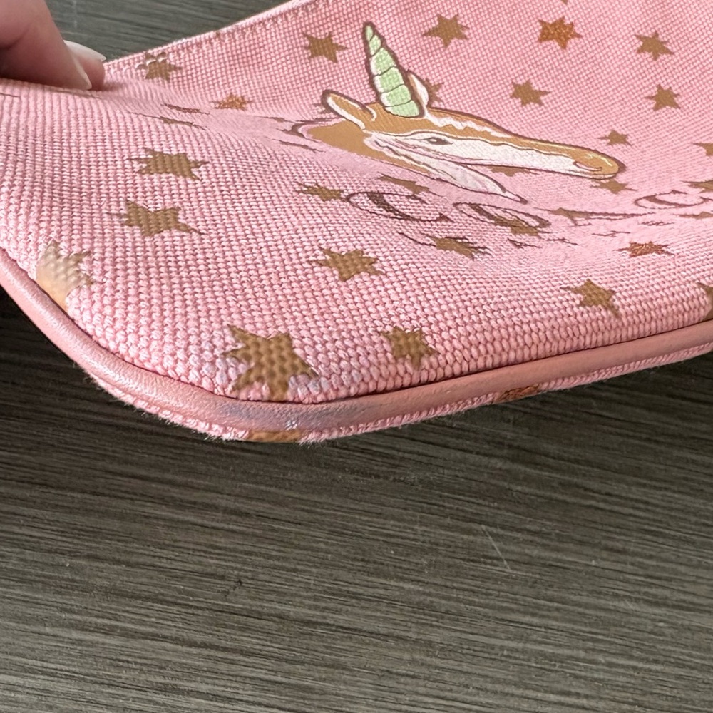 Coach 2017 Uni Turnlock Pouch 26 (Pink/Unicorn/Stars) - Picture 6 of 11